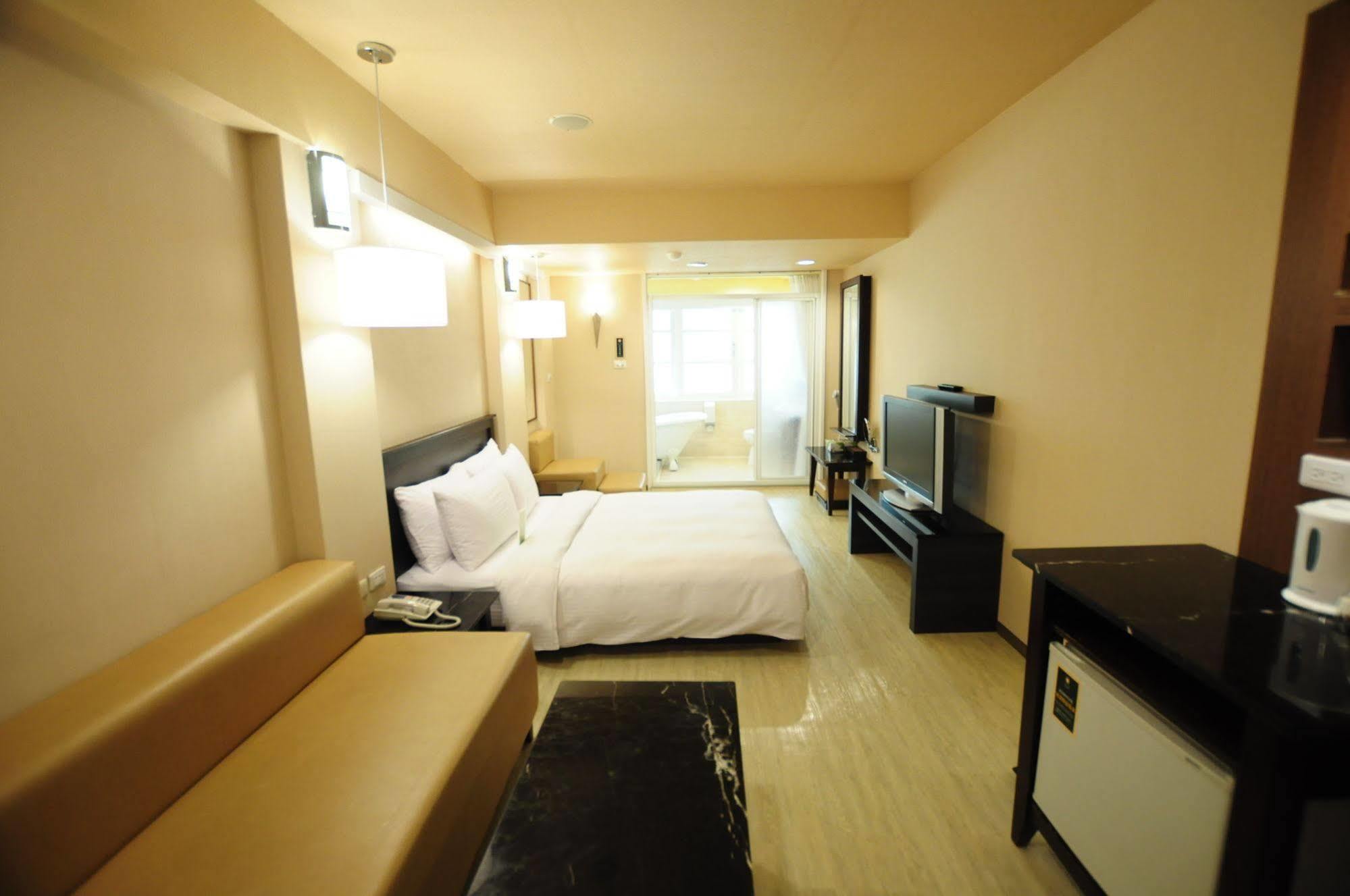 Kindness Xin Jue Jiang Hotel เกาสง ภายนอก รูปภาพ