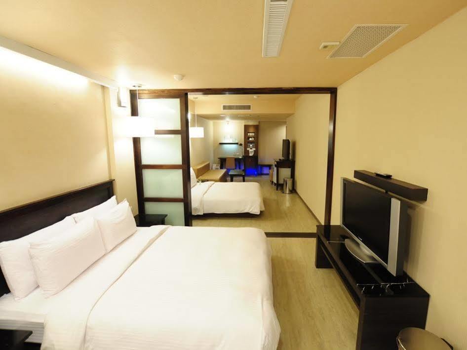 Kindness Xin Jue Jiang Hotel เกาสง ภายนอก รูปภาพ