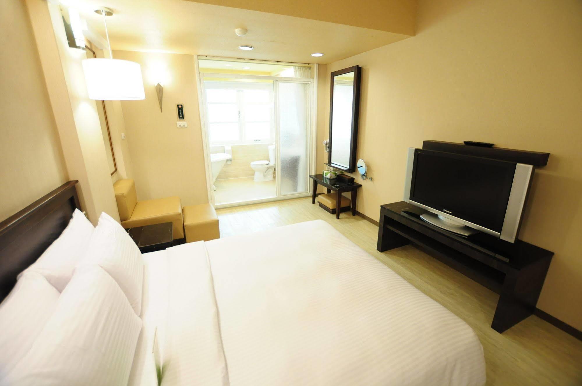 Kindness Xin Jue Jiang Hotel เกาสง ภายนอก รูปภาพ