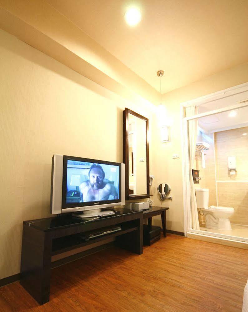 Kindness Xin Jue Jiang Hotel เกาสง ภายนอก รูปภาพ